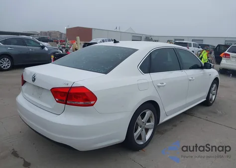 2015 Volkswagen Passat 1.8T Limited Edition z USA, uszkodzony, nr VIN 1VWAT7A33FC093663